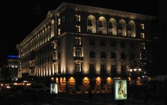 Фасадные светильники в историческом центре города